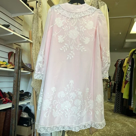 Vintage Saks Fifth Avenue boudoir jacket dress - Picture 2 of 5